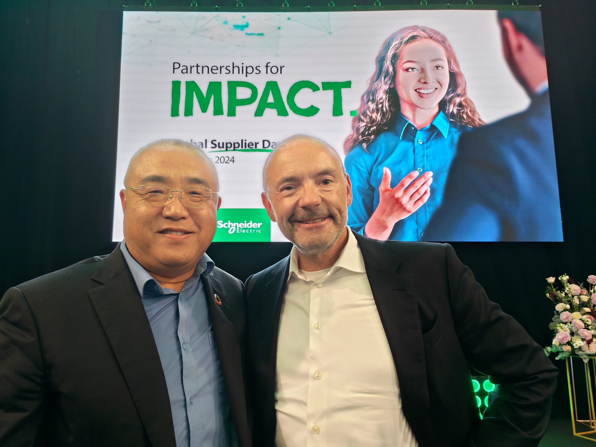 Leoch GLobal-Dr. Dong Li Attends 2024 Schneider Electric Global Supplier Day-1.jpg